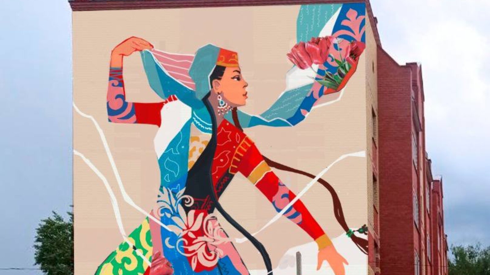Яшел Үзәндә биюче татар кызы сурәтләнгән стрит-арт ясыйлар