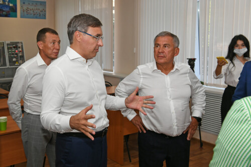 Миңнеханов һәм Фальков Түбән Каманының яңа инженер мәктәбендә булдылар