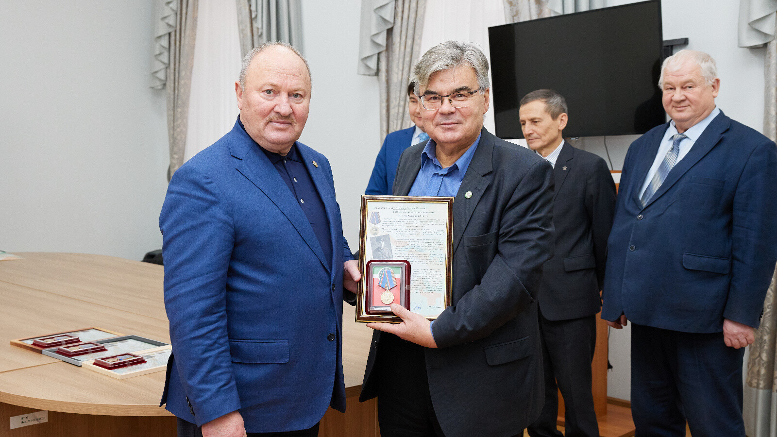 Татар энциклопедиясе институты хезмәткәрләренә Мәхмүт Гәрәев медале тапшырылды