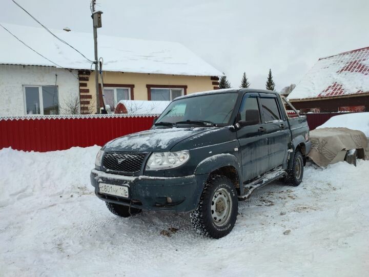 Махсус хәрби операция зонасындагы Лениногорск хәрбиенә туганы машина бүләк иткән