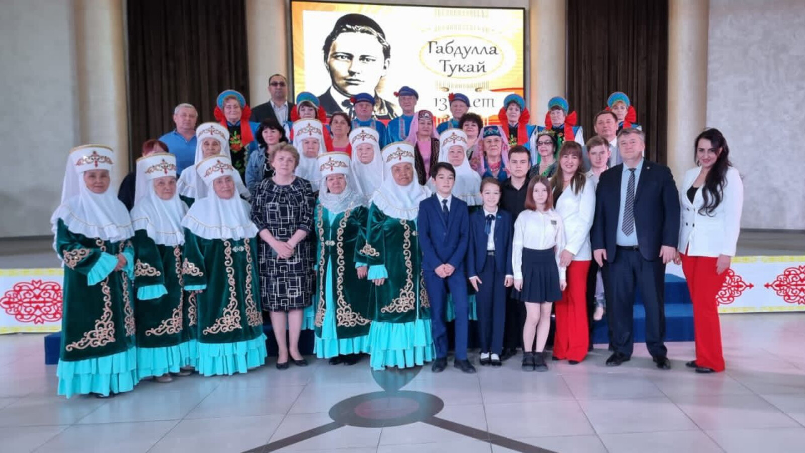 Казахстанның Тараз шәһәрендә татар, казах, рус ансамбльләре Тукай шигырьләренә җырлаган
