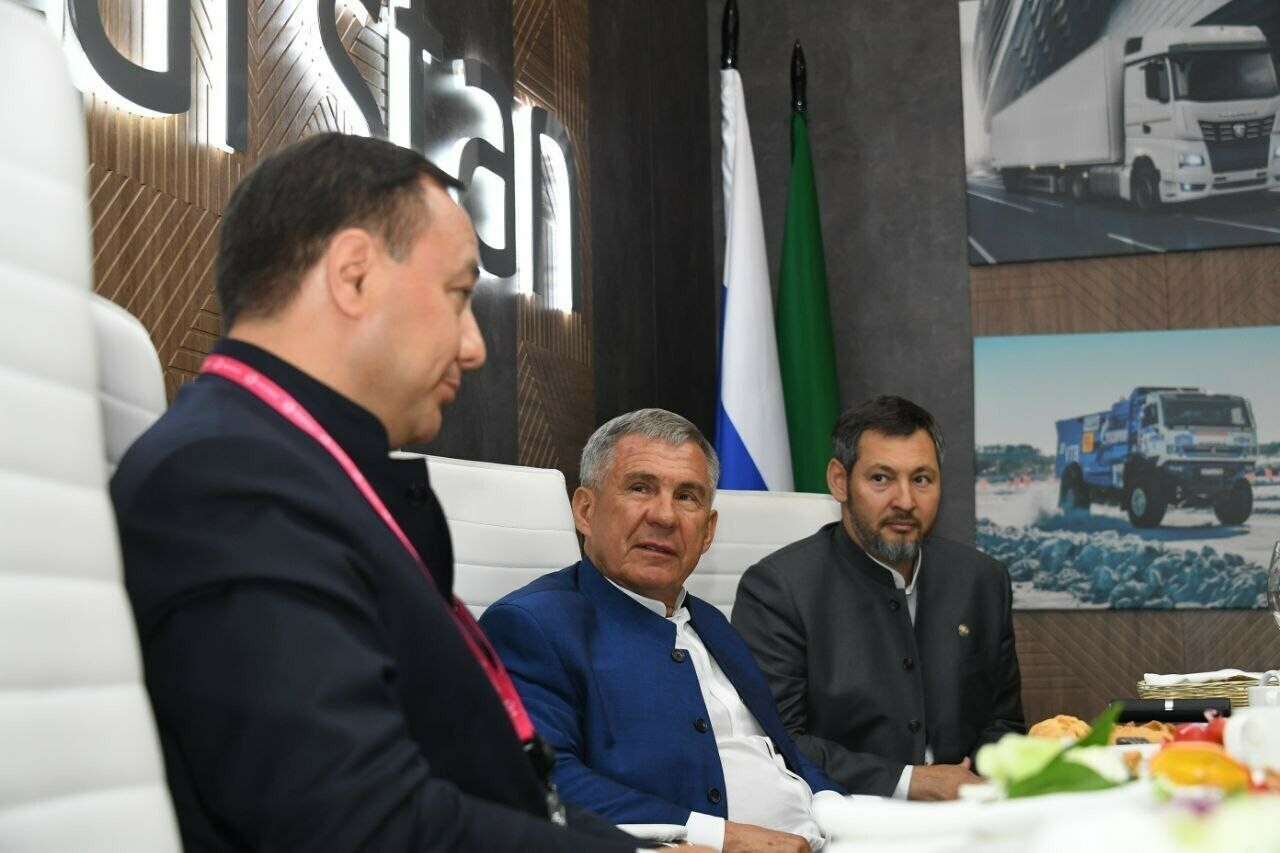 Миңнеханов һәм Таҗикстан министры нефть химиясе, медицинада хезмәттәшлек турында сөйләште