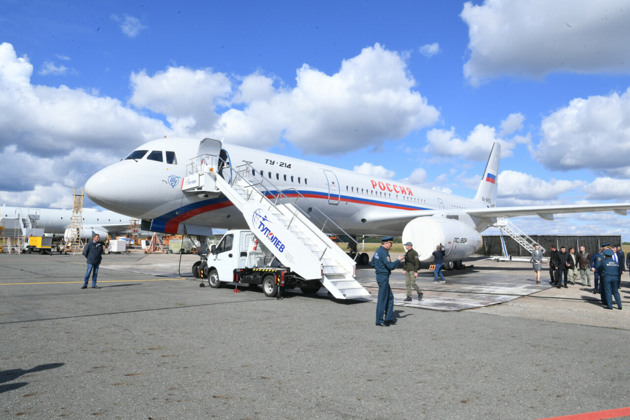 Рөстәм Миңнеханов Ту-214 самолеты производствосын үстерүгә әзерлек турында сөйләде