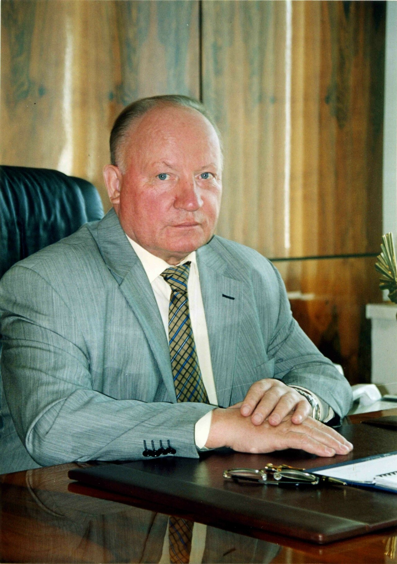 Миңнеханов КМПОның элеккеге генераль директоры хатынының кайгысын уртаклашты
