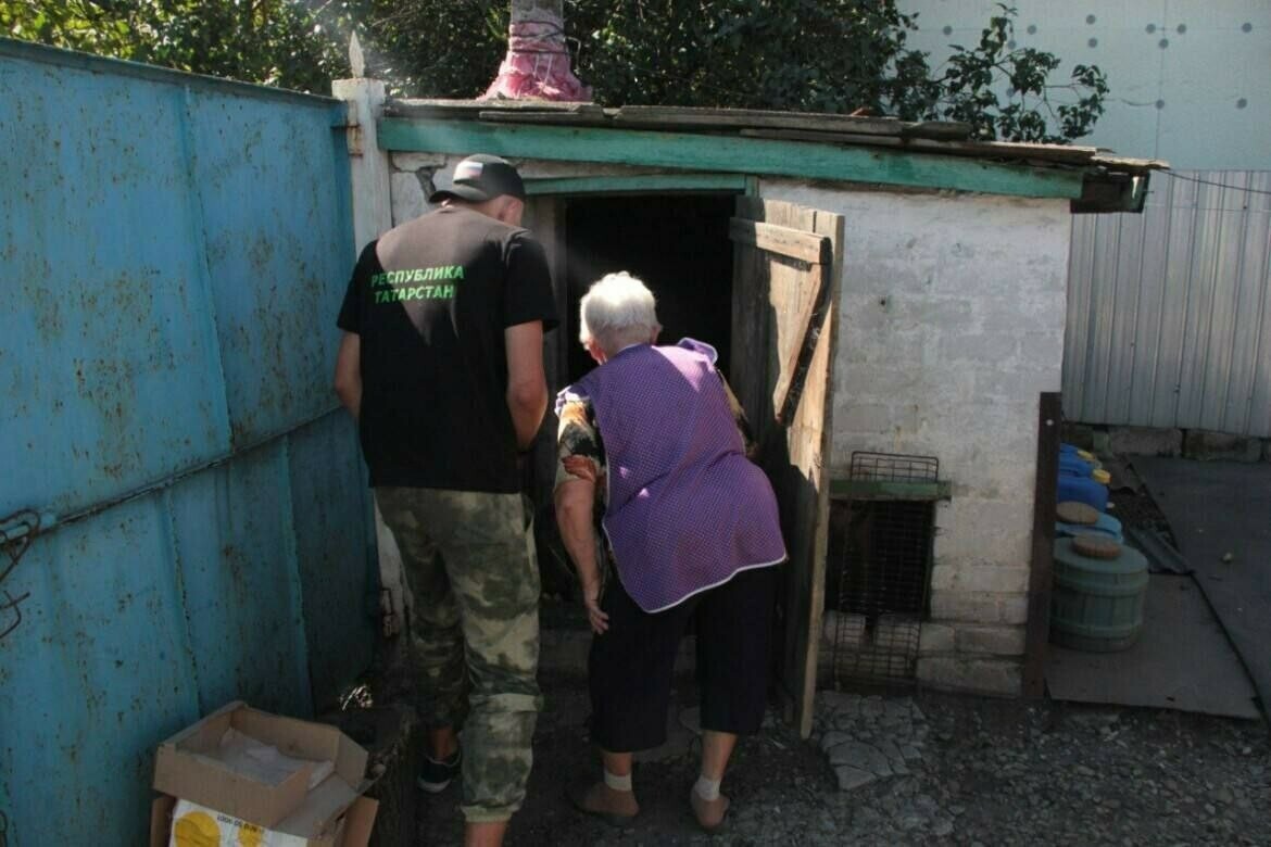 Миңнеханов волонтерларга Лисичанск халкына кышка әзерләнүдә ярдәмнәре өчен рәхмәт әйтте