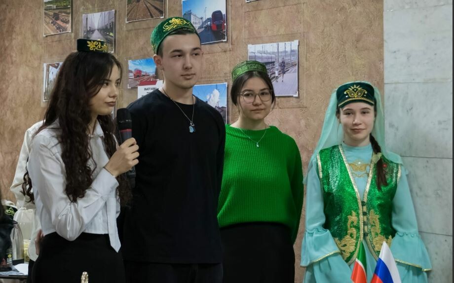 Киров медицина университеты фестивалендә студентлар татар мәдәнияте белән таныштырган