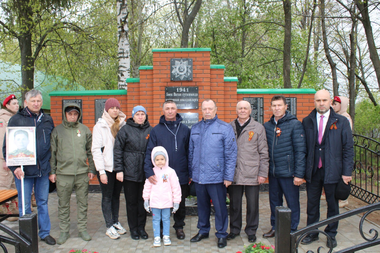 Теләче районы Олы Саурыш авылында яңа һәйкәл-обелиск ачылган
