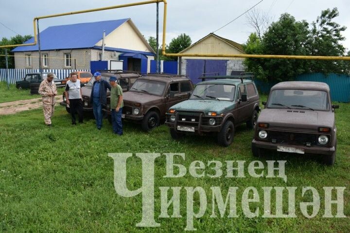 Чирмешән районы Ульяновка авылы кешеләре хәрби операция зонасына дүрт автомобиль озатты