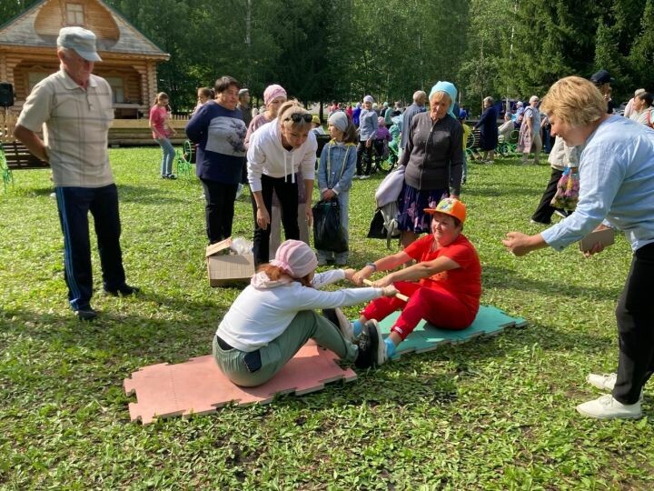 Балтачта мөмкинлекләре чикле кешеләр өчен Сабантуй үткәрделәр