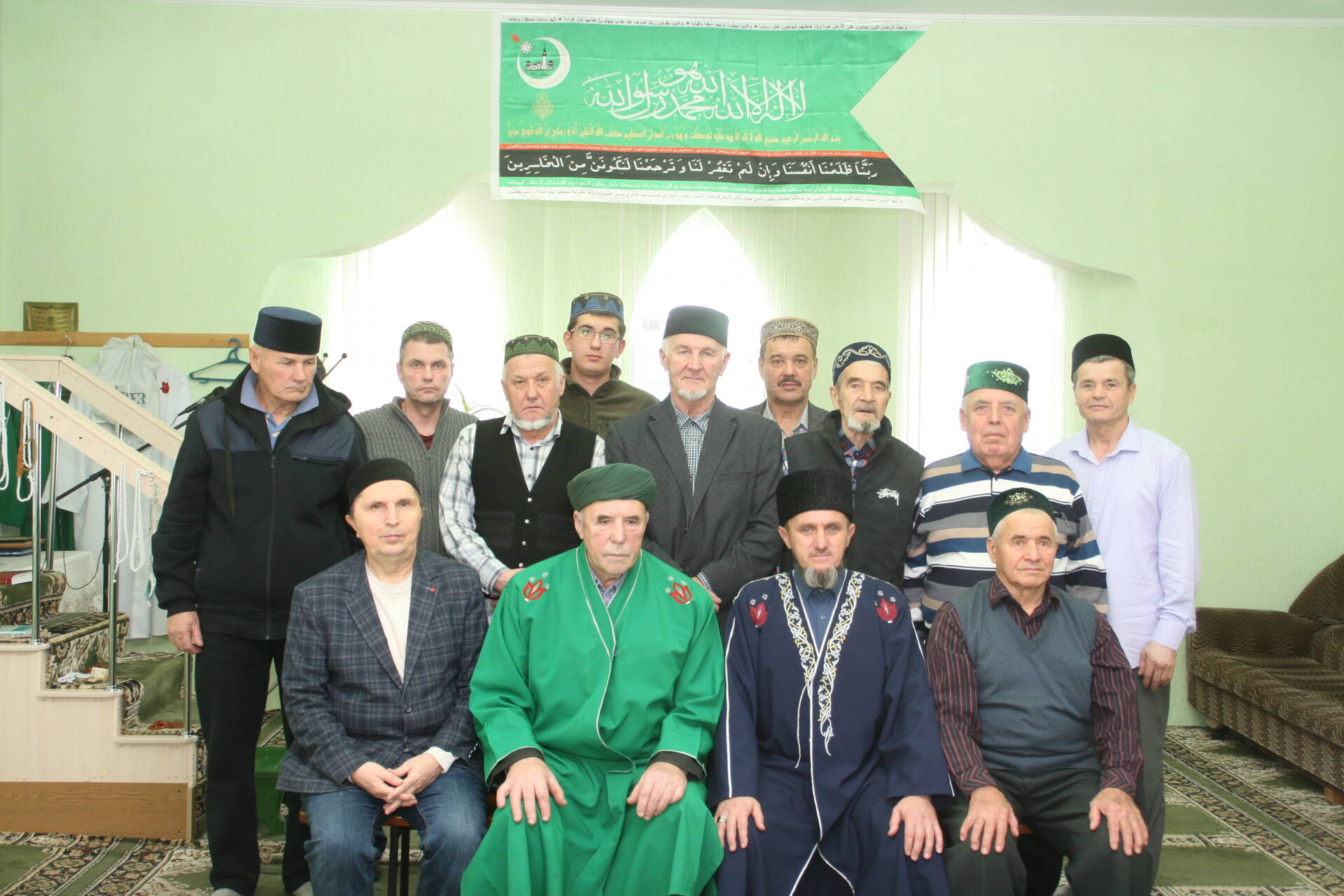 «Өмет»: «Ак мәчет» манарасыннан биш вакыт намазга чакырып моңлы азан тавышы яңгырый