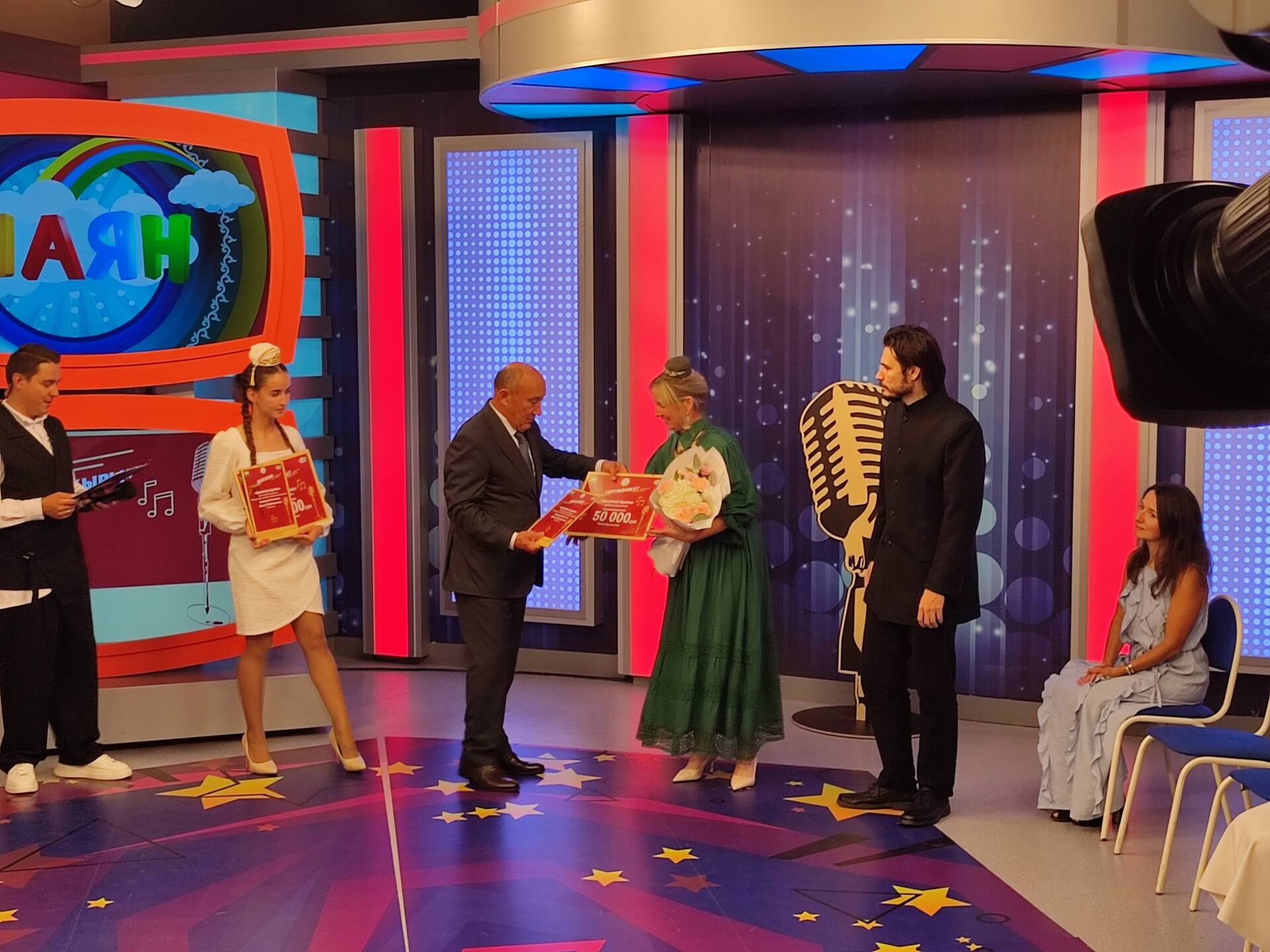 «Балачак җыры» бәйгесенең алтынчы сезоны җиңүчеләрен бүләкләделәр