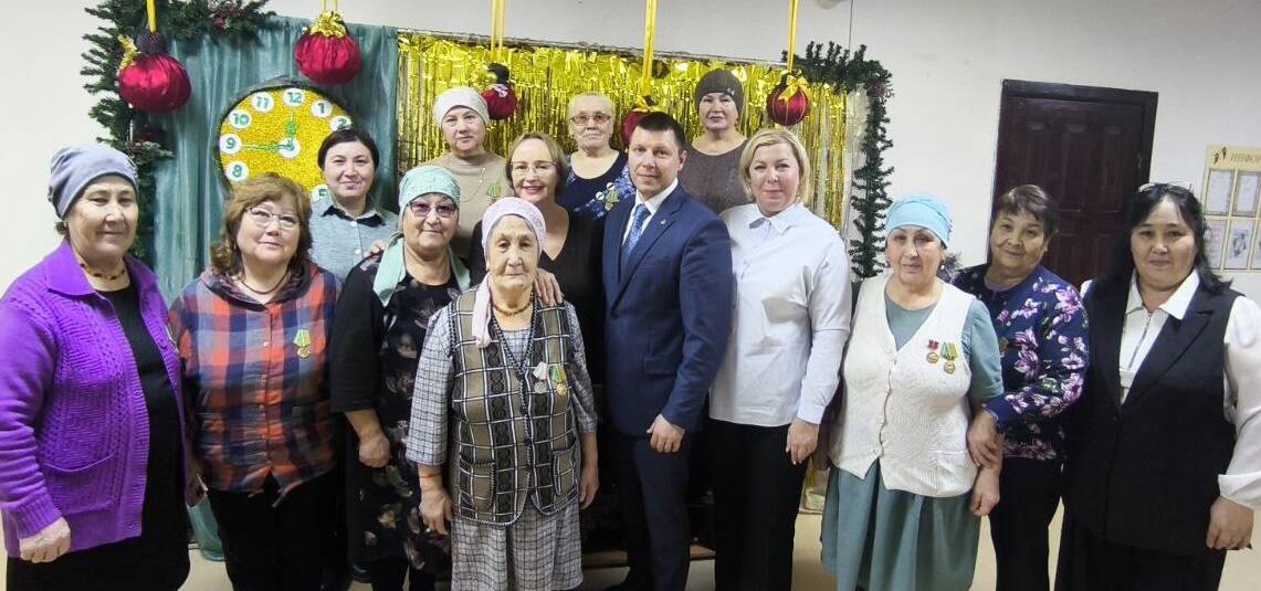 Төмәннең Акъяр авылы халкы махсус операциядәгеләргә ярдәм әзерли