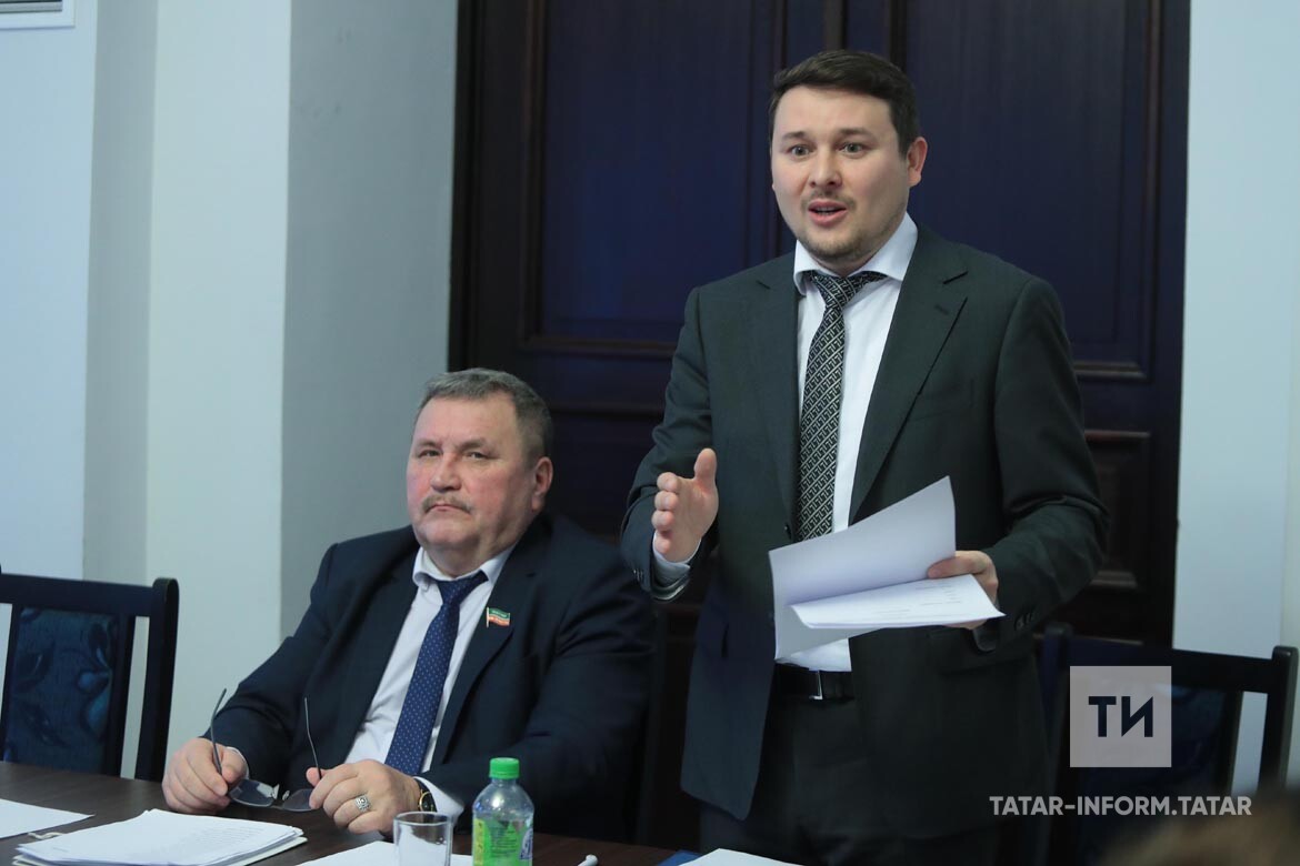 Татар телендәге әдәби әсәрләр ябык конкурсының «Роман» номинациясенең кыска исемлеге әзер