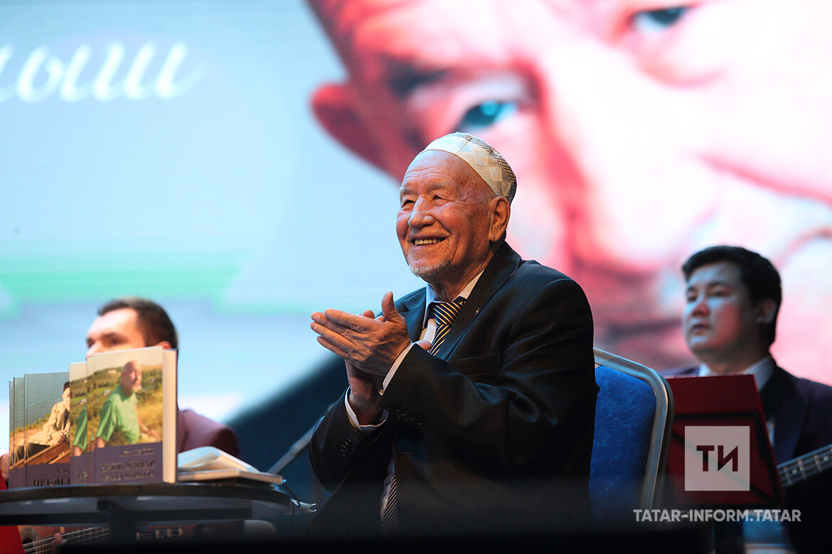 Казанда Айдар Хәлимнең 80 яшьлеге уңаеннан иҗат кичәсе үтте