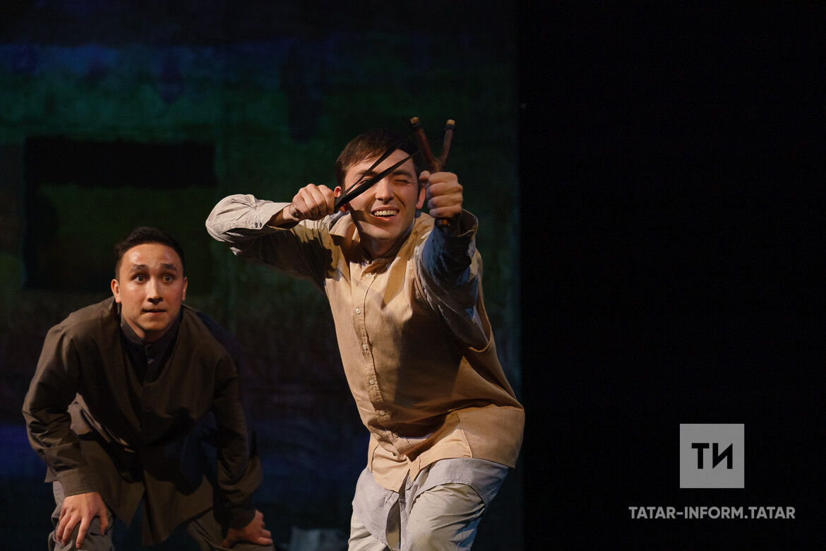 Әлмәт театры «Иң яхшы спектакль» дип танылган драмасын Казанда аншлаг белән күрсәтте