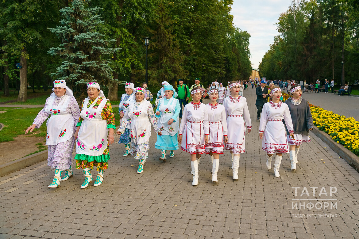 Казандагы «Тормыш агачы» фестивале Идел буе халыкларының никрут йолалары белән таныштыра