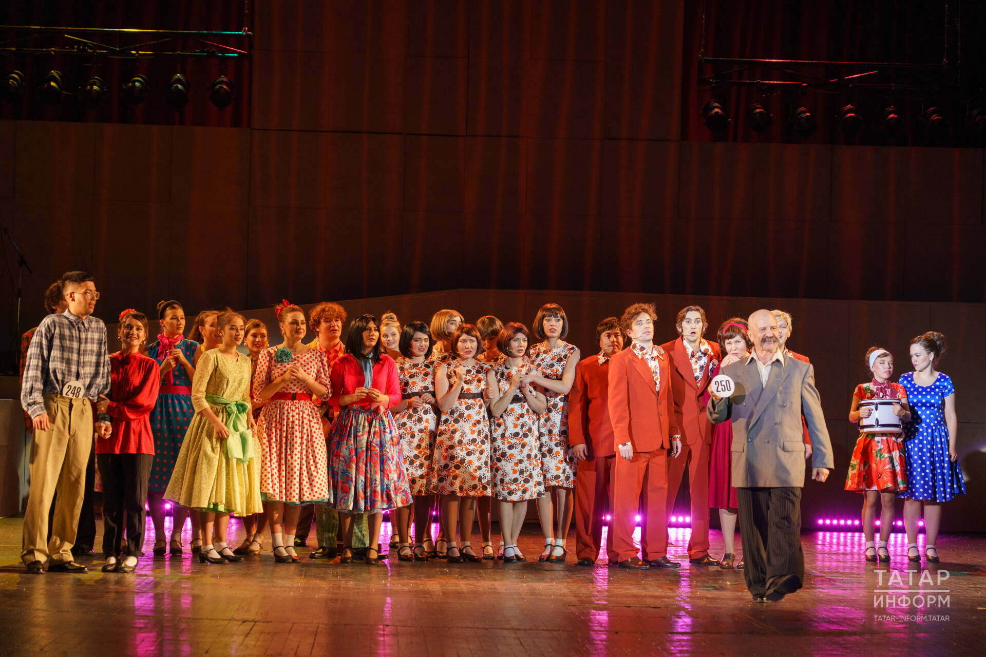 «Хыял артыннан»: Тинчурин театры артистлары өстенә «әкәләле имән ауды», «идрит-кудрит»