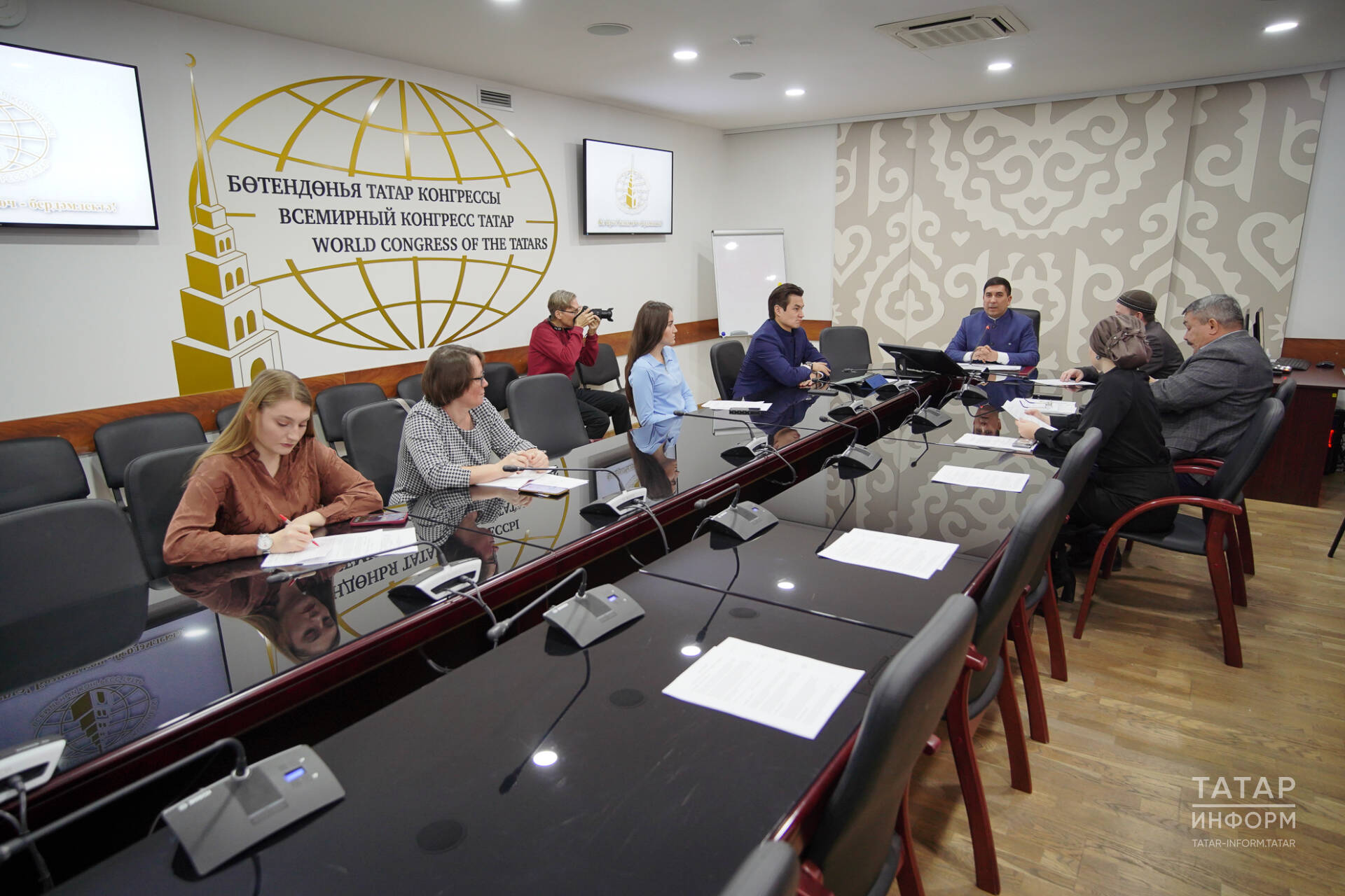 Фәрит Уразаев: Эшмәкәрләр гаиләләре белән милли эшчәнлеккә өлеш кертә