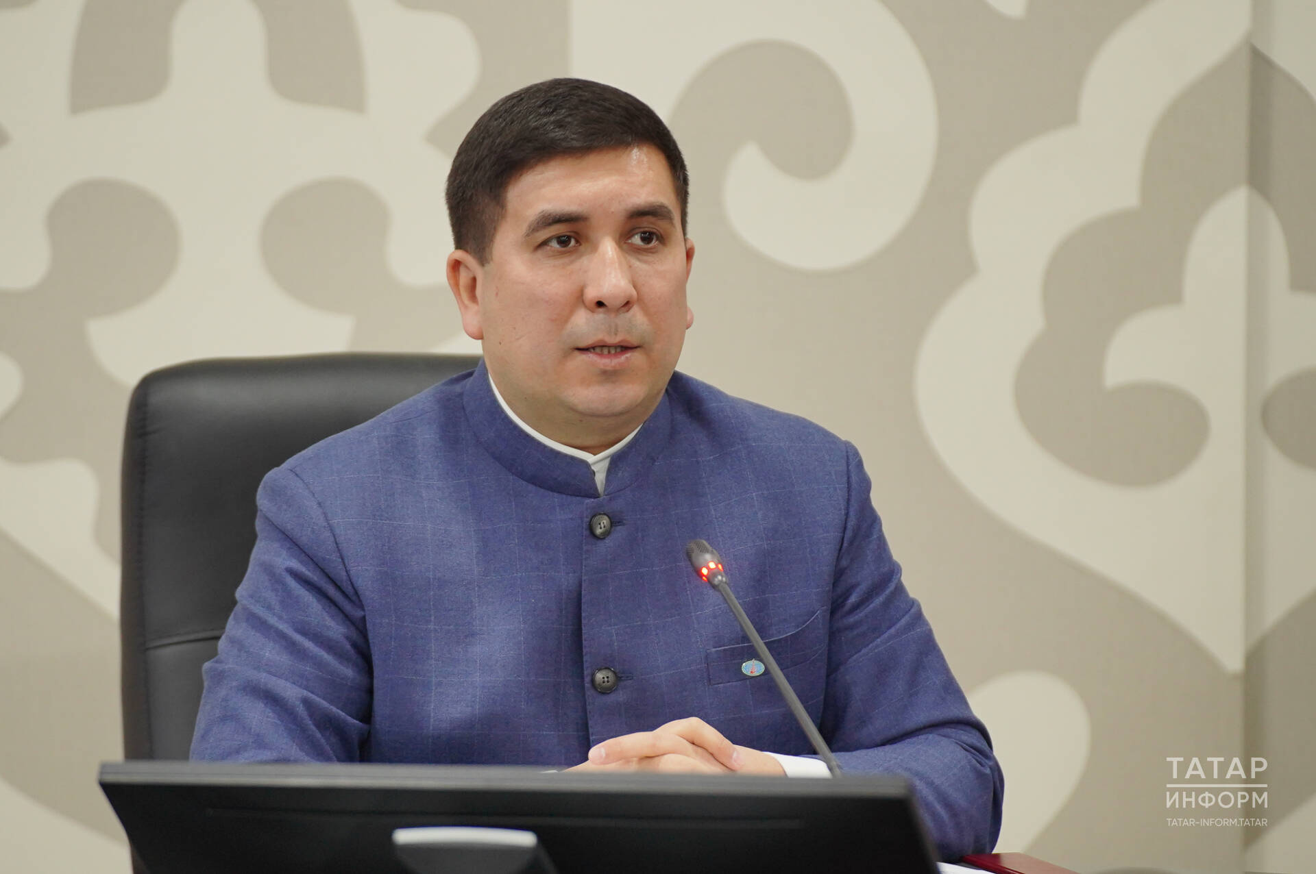 Данис Шакиров: Эшмәкәрләр һәм иганәчеләрне татар дөньясына якынайтырга телибез