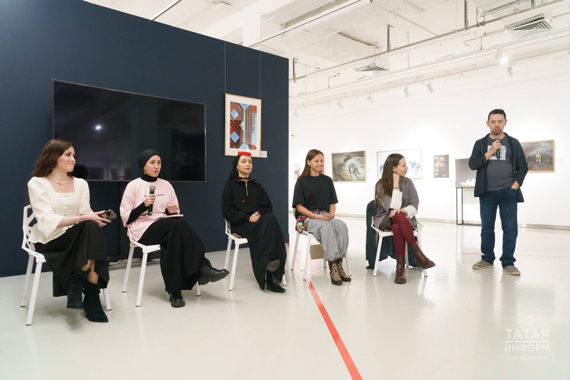 Татар кызы нигә гаилә корырга ашыкмый: «Туйдан соң савыт юасы килмәгәнгә кияүгә чыкмадым»