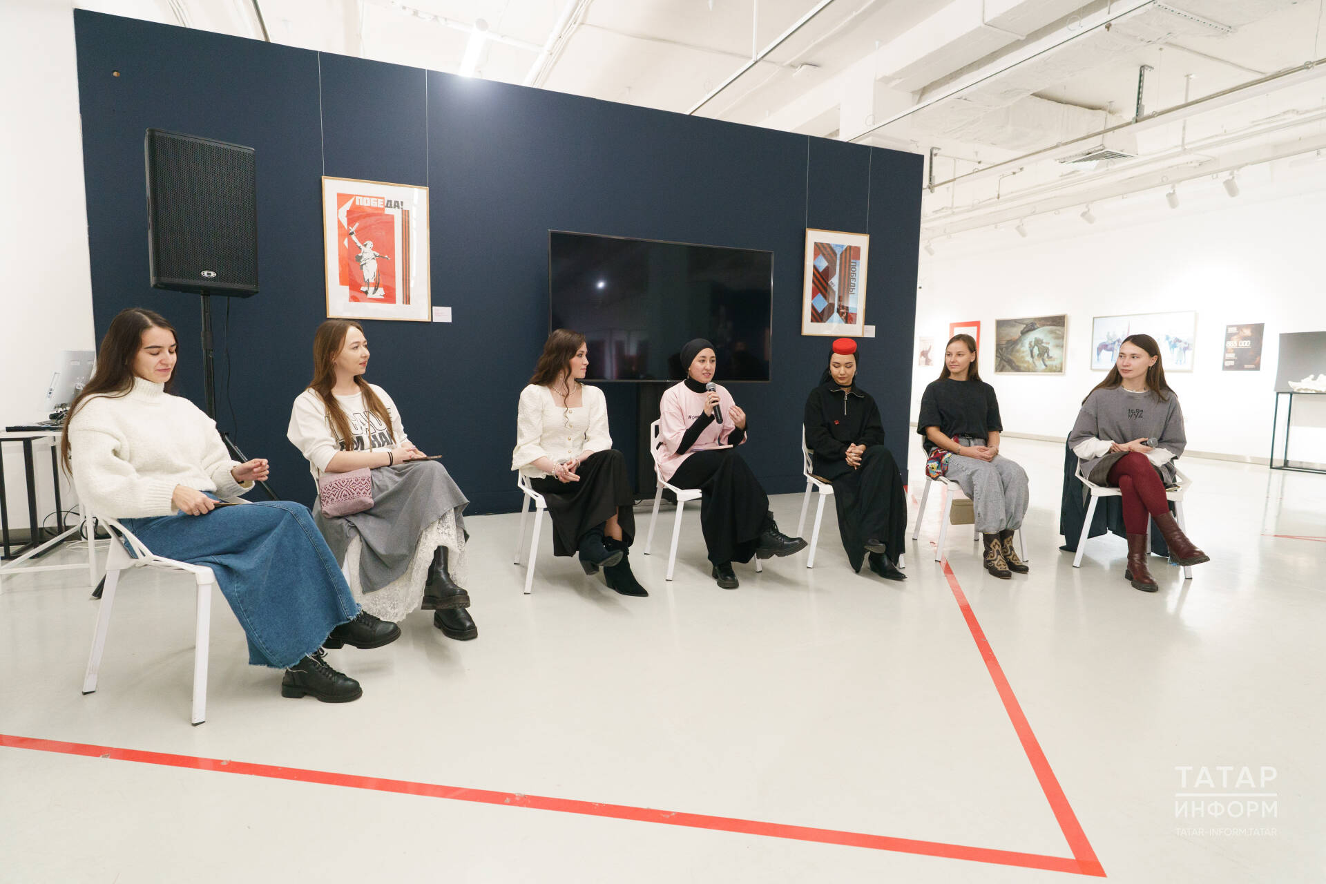 Татар кызы нигә гаилә корырга ашыкмый: «Туйдан соң савыт юасы килмәгәнгә кияүгә чыкмадым»