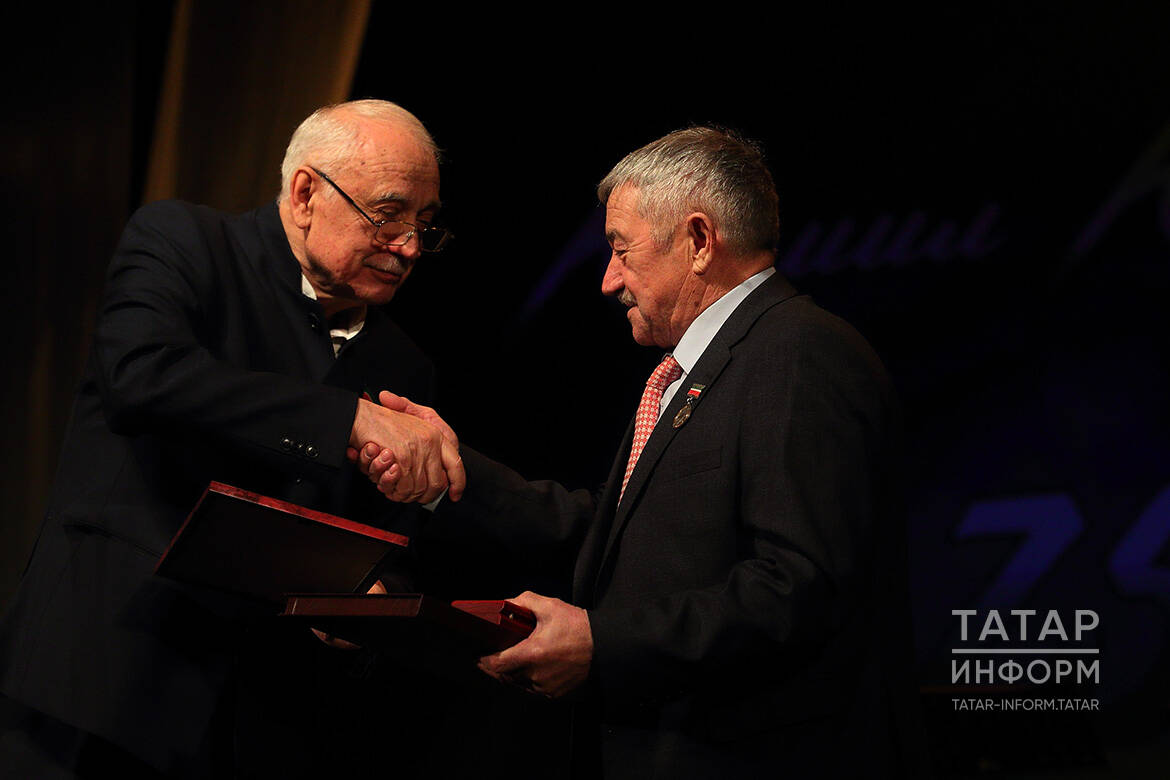 Камил Кәримов: Язучыны зурлау кешенең зыялылыгыннан тора