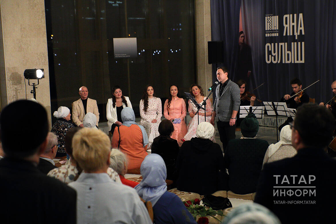 «Бала әле без!» проекты: тәүге адымнар, Тинчурин театры белән хезмәттәшлек вә Әниләр көне