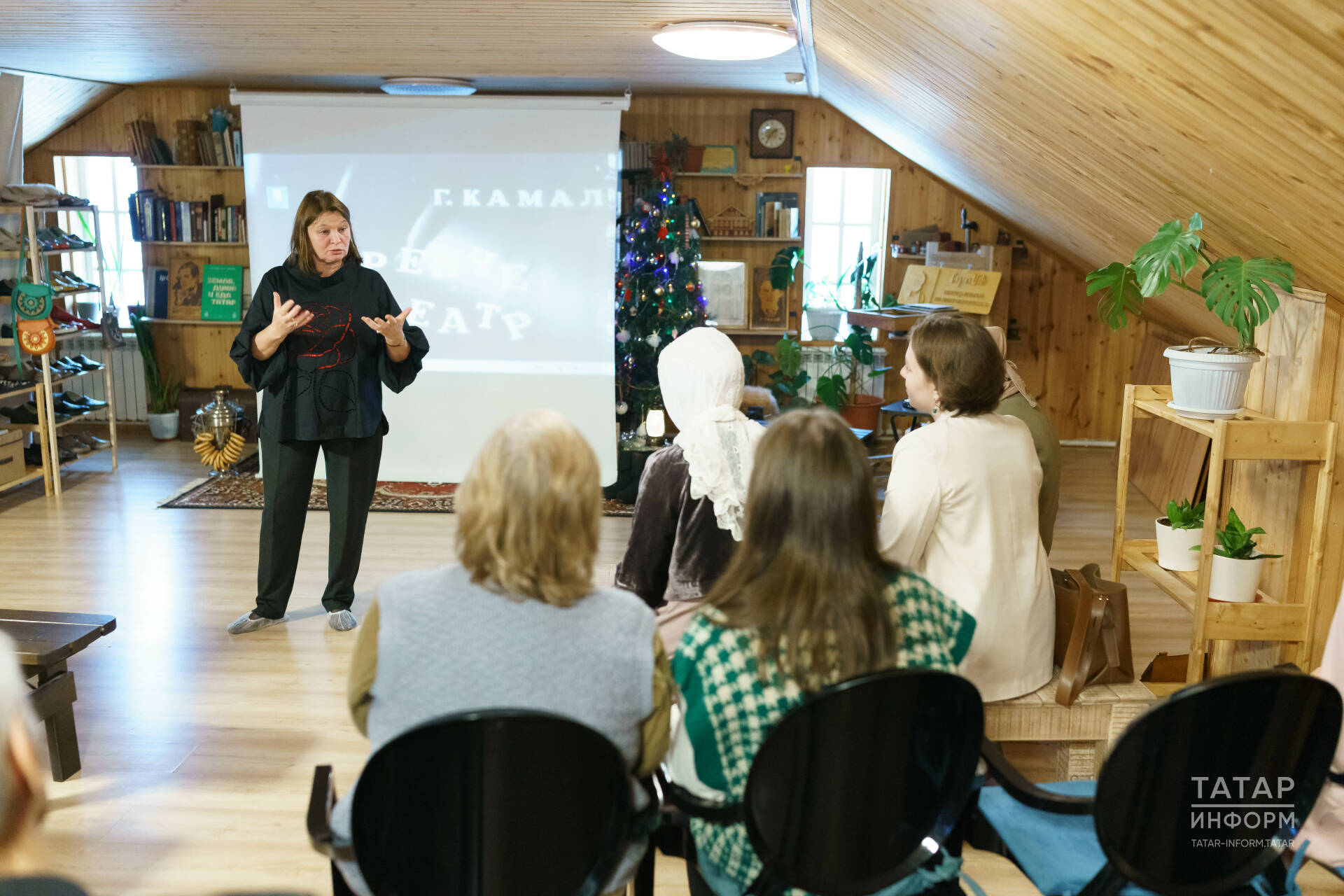 Фәнзилә Җәүһәрова «Печән базары» фестивалендә татарларда кышкы уеннар турында сөйләде