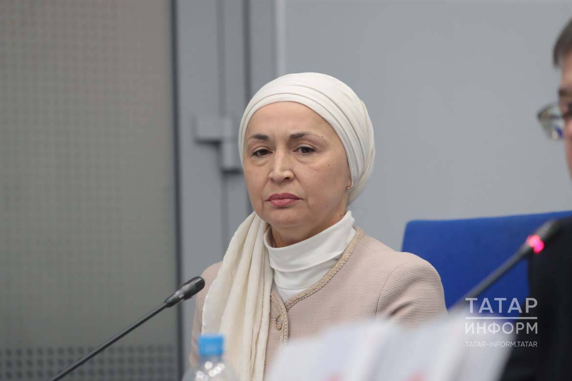 Гөлүсә Закирова: Геройларны алгы сызыкта гына эзләргә кирәкми, алар янәшәдә