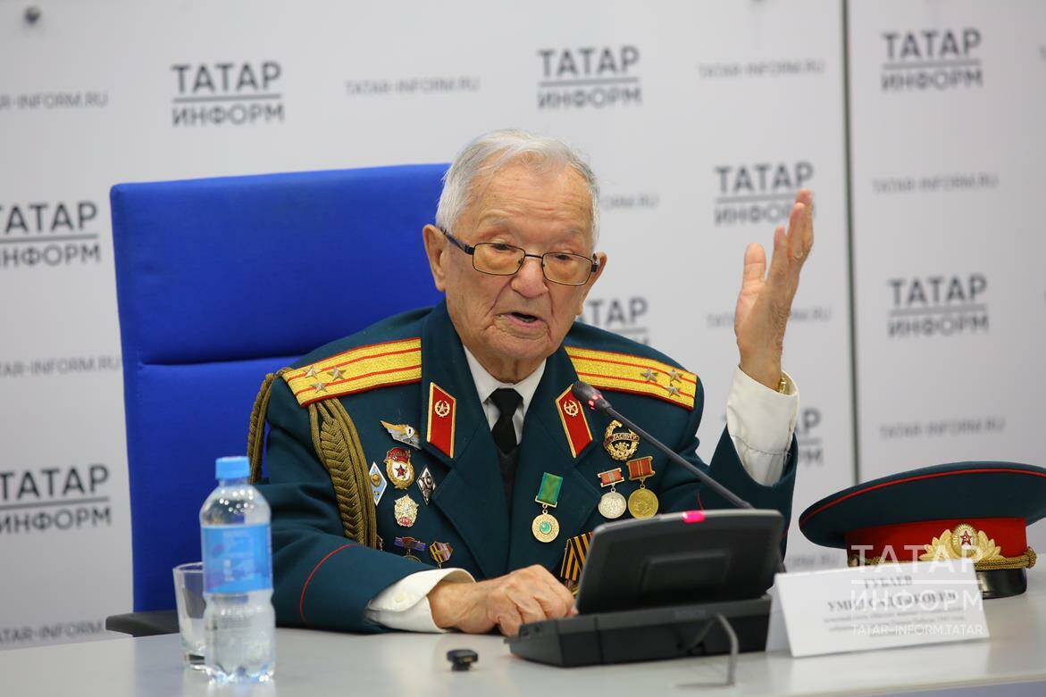 «Милләт җыены»ның иң өлкән катнашучысы 97 яшьлек Өмет Гобәев: Казан елдан-ел матурая