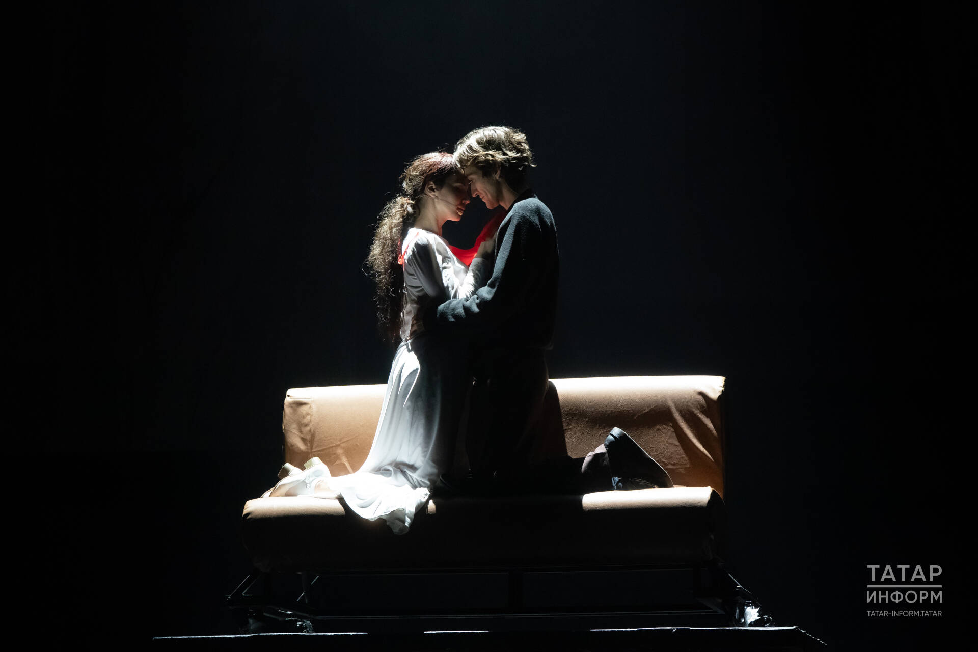 Әсәл белән Ильяс кайтты: «Ал яулыклы язмышым» – мәхәббәт турында ирләрчә спектакль