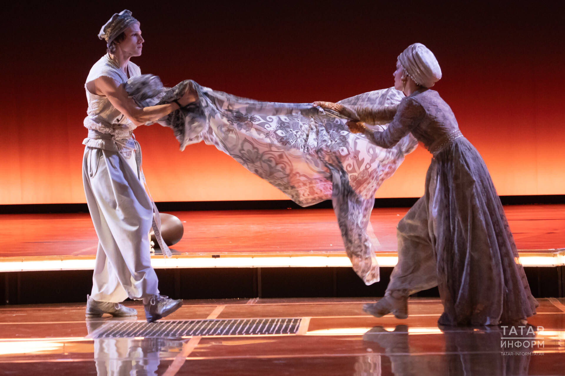 Камал театрында премьера - сүзсез «Гашыйк Кәриб»: «Иң мөһиме – ачык йөрәк белән килегез!»