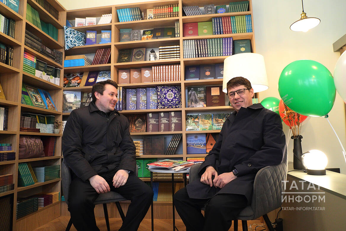 Китап, каһвә һәм милли рух: Бауманда яңартылган китап кибете ишекләрен ачты