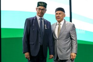 Хатыйп Миңнегулов фидакяр хезмәте өчен медаль белән бүләкләнде

