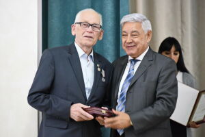 Марсель Әхмәтҗанов "Фидакарь хезмәте өчен" медале белән бүләкләнде