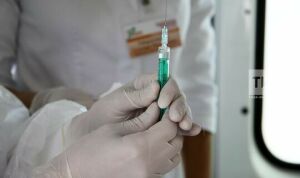 Татарстанда өч медицина хезмәткәре коронавируска каршы прививка ясаткан 
