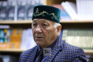 Алмаз Хәмзин: Татарлар арасында сатира язучылар җитми