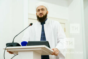 Мөфти мәрхүм галимнәрнең китапларын укырга киңәш итә: Аларга сәясәт тәэсир итми