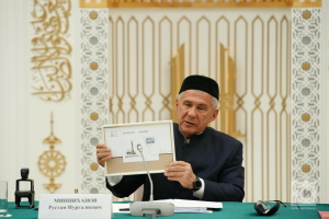 Татарстан Президенты «Изге Болгар җыены»на килүчеләрне сәламләде