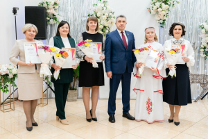 Бөтенроссия туган тел укытучылары конкурсының җиңүчеләрен бүләкләү тантанасыннан фоторепортаж