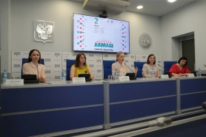 Казан мэриясенең җәйге һәм милли проектларына багышланган матбугат конференциясеннән фоторепортаж