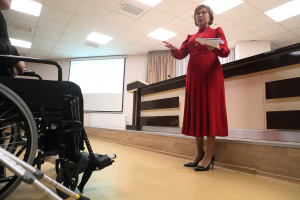 Эльмира Зарипованың Казанның 7 нче хастаханәсендә хәрби операциядә катнашучылар белән очрашуыннан фоторепортаж