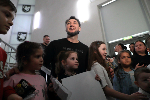 Фирдүс Тямаевның 2026 елгы концертыннан фоторепортаж