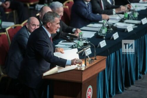  Татарстан Президенты Татарстанда минималь хезмәт хакын арттырырга вәгъдә итте
