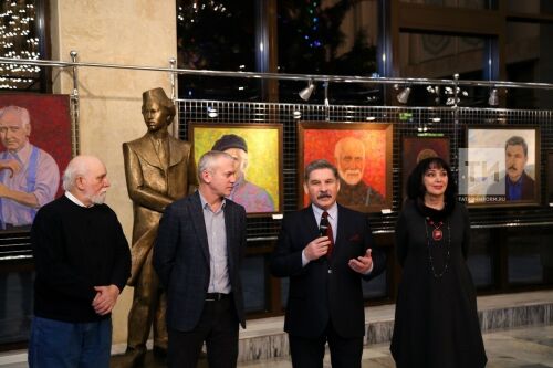 Камал театры фойесында Илнур Сираҗиевның күргәзмәсе ачылды