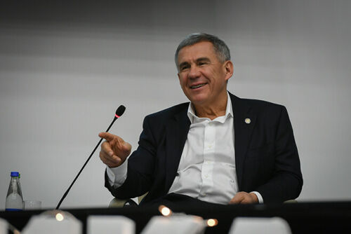 Миңнеханов Татарстан Элемтә министрлыгын IT-эшмәкәрләр белән активрак эшләргә чакырды