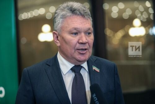 Татарстан мәгариф һәм фән министрына ике беренче урынбасар тотарга рөхсәт иттеләр 