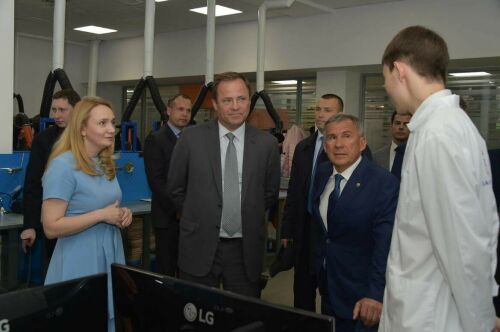 Игорь Комаровка Чаллыда виртуаль медицина лабораториясе проекты тәкъдим иттеләр