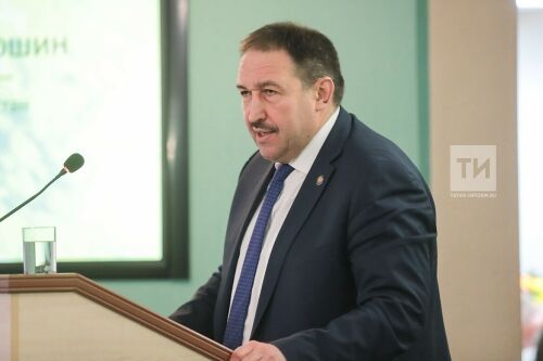 Алексей Песошин Татарстан халкын Ватан Геройлары көне белән котлады
 