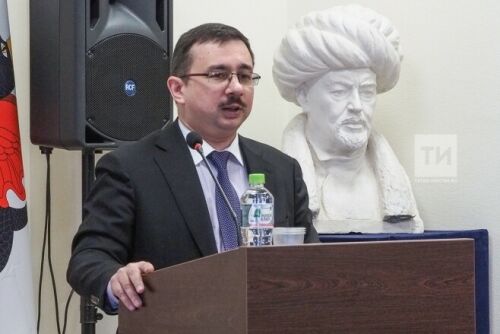 Марат Гыйбатдинов татар телен фән теле буларак саклый торган чараларны җиткерде